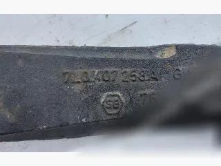 7L0407258A Кулак поворотный передний правый Volkswagen Touareg 1 Арт 103080083, вид 3