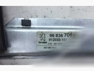9683670680 Стеклоподъемник задний правый Peugeot 5008 Арт 111043941_1, вид 2