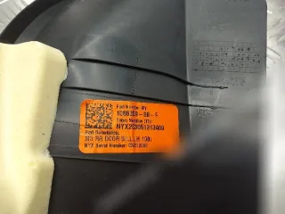 108630900F Накладка на порог внутренняя задняя левая Tesla model 3 Арт 142976418, вид 2