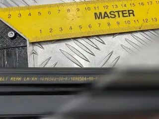 109050300F,109050400F Уплотнитель двери задней правой Tesla model 3 Арт 143694105, вид 3