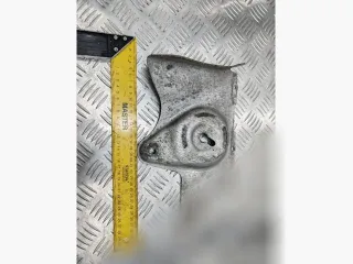 102756300A Кронштейн подрамника Tesla model X Арт 146780991