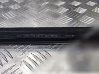 103217500 Молдинг стекла двери задней левой наружный Tesla model X Арт 148450303, вид 4