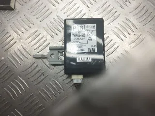 897B047120,61B995000 Блок управления бесключевым доступом Toyota Prius V Арт 151240375, вид 2