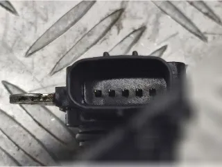 222040Т040 Расходомер воздуха Toyota Prius V Арт 151369083, вид 3