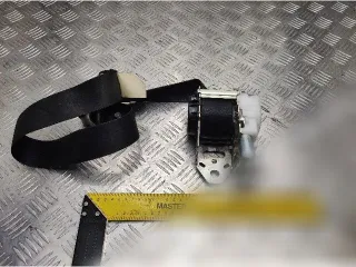 J090301 Ремень безопасности передний левый Toyota Prius V Арт 151388263, вид 1