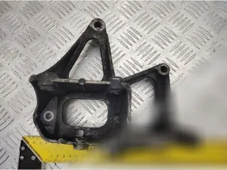103524 Кронштейн генератора Renault Scenic RX4 2.0л Арт 152831019_1, вид 2