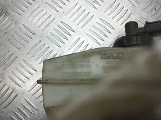 7700436913,7700828034 Бачок главного тормозного цилиндра Renault Megane 2 Арт 153566598_1, вид 2