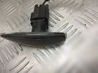 8658944 Повторитель передний левый Volvo S60 1 Арт 155423297, вид 4