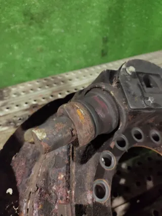 1629835,3092466,20367343,1081191,1607826 Суппорт передний правый Volvo FH Арт 25702, вид 6
