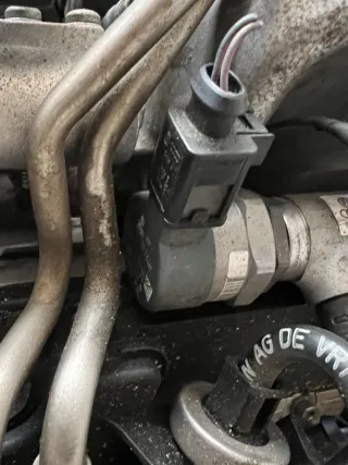 057130764H,0281002859,03L130089A Датчик давления топлива Skoda Octavia A5 restailing Арт 7955, вид 1