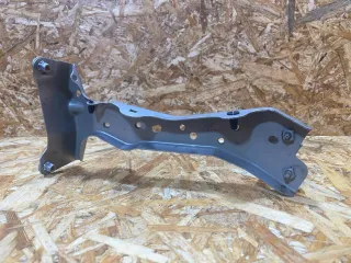 8V0821135A Кронштейн крепления крыла переднего левого Audi A3 8V Арт 39369936, вид 1