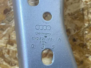 8V0821135A Кронштейн крепления крыла переднего левого Audi A3 8V Арт 39369936, вид 10