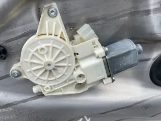 A2128201502,A2048203102,A2129004202,A2128904767,A2127200779,A2127660139,A2125409810,A2047601534,A2049052103,A0997200135 Стеклоподъемник электрический передний левый Mercedes E W212 Арт 1106STR, вид 2