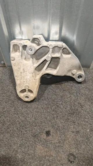 1K0199117A Кронштейн КПП Volkswagen Caddy 3 1.9л Tdi pd Арт 96730967, вид 1