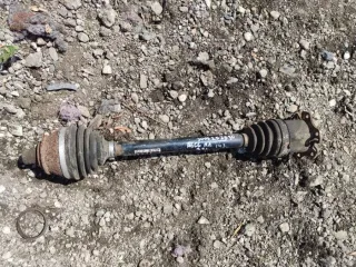 Полуось передняя левая (приводной вал, шрус) Audi A4 B7 Арт 96736292