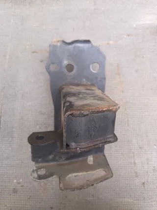 4L0807133A Кронштейн усилителя бампера переднего (домик) Audi Q7 4L Арт 96765726, вид 1