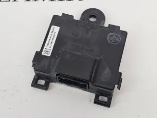 1069651-00 блок управления двери Tesla model S Арт 32868, вид 1