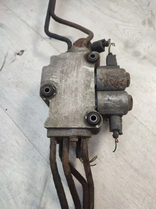 5H326E487BC Блок клапанов гидроподвески Land Rover Range Rover Sport 1 restailing Арт 96875223, вид 4