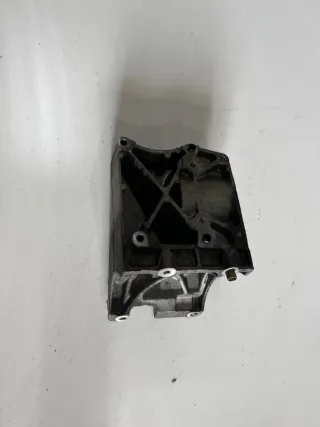  Кронштейн компрессора кондиционера Ford Focus 2 restailing Арт 96876569, вид 2