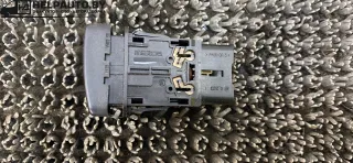 PA66-GF15 Кнопка аварийной сигнализации Mazda 626 GF Арт 180-137, вид 1