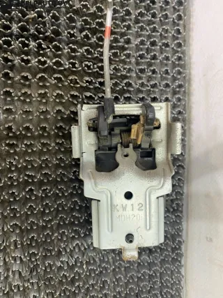 KW12,MDH20I Ручка внутренняя передняя левая Mazda 626 GF Арт 29-24-924, вид 2