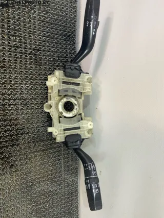 GE6V,17B122 Переключатель подрулевой (стрекоза) Mazda 626 GF Арт 78-464, вид 1