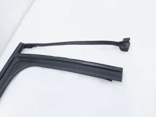 823304696R Уплотнитель стекла двери Renault Arkana Арт ST264503, вид 4