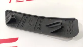 1059980-00-B Кронштейн крепления фары противотуманной правой Tesla model S Арт 99477859, вид 1