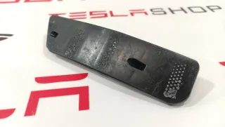 1059979-00-B Кронштейн крепления фары противотуманной левой Tesla model S Арт 99477858, вид 3
