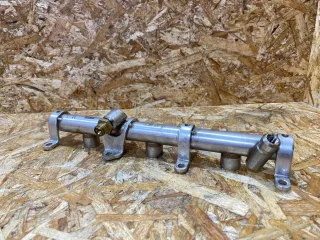 06M133316L топливная рампа Audi Q7 4M restailing Арт 39370264, вид 1