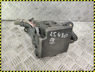 8266250070 Блок предохранителей Lexus LS 3 Арт 96934973, вид 1