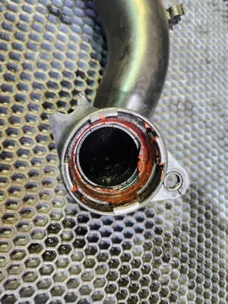 1H0129654Q, 1H0129656P Патрубок турбины Volkswagen Vento Арт 96935240, вид 1