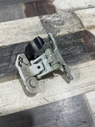 7060625 Петля крышки багажника BMW X1 E84 Арт 94063783, вид 1