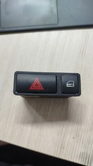 61318368920 Кнопка аварийной сигнализации BMW X5 E53 Арт 96940439, вид 2