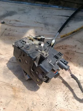 4B0839015H Замок двери задней левой Audi A6 C5 (S6,RS6) Арт 62918255, вид 3