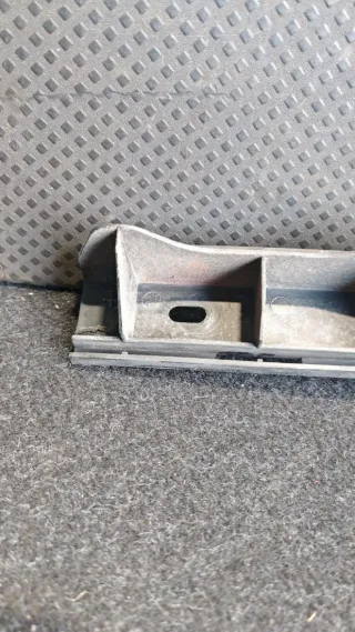 1Z5807863 Кронштейн крепления бампера заднего Skoda Octavia A5 Арт 96942644, вид 2