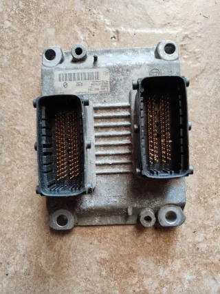 0261207728.1039S02052. Блок управления двигателем Alfa Romeo 147 1  Арт K101