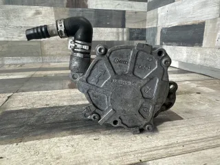 03L145100F Насос вакуумный Seat Leon 2 Арт 96959212