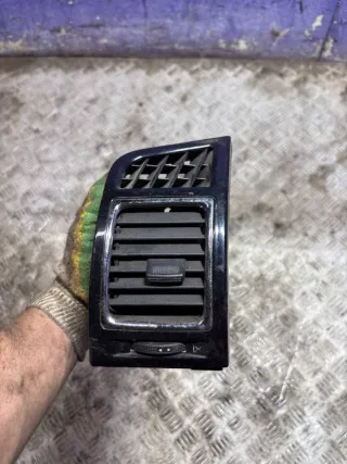 06822725 Дефлектор обдува салона Geely Emgrand EC 7 Арт 96988299, вид 1