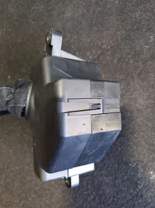 2062235518 Блок предохранителей Skoda Octavia A5 Арт 96989849, вид 4
