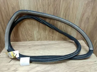 3B5867367L Уплотнитель двери задней левой Volkswagen Passat B5 Арт G16336