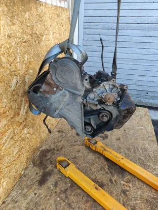F8Q,F8Q3784 Двигатель Renault Scenic 1 Арт 99020, вид 7