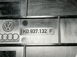 1K0937132F Крышка блока предохранителей Skoda Octavia A5 Арт 96995539, вид 13