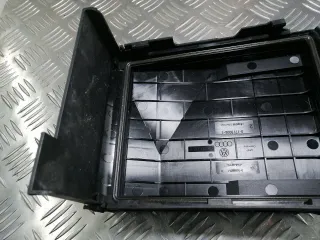 1K0937132F Крышка блока предохранителей Skoda Octavia A5 Арт 96995539, вид 9