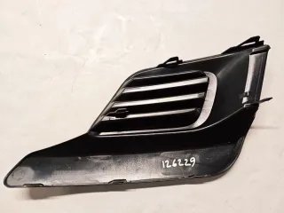 Заглушка (решетка) в бампер Renault Logan 2 2019г.  - Фото 2