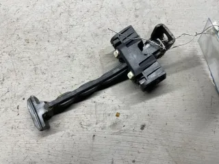 3T0837249C Ограничитель открывания двери передней Skoda Superb 2 Арт 97000378, вид 1