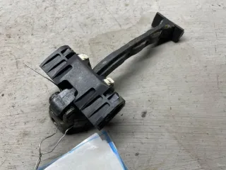 3T0837249C Ограничитель открывания двери передней Skoda Superb 2 Арт 97000378, вид 2
