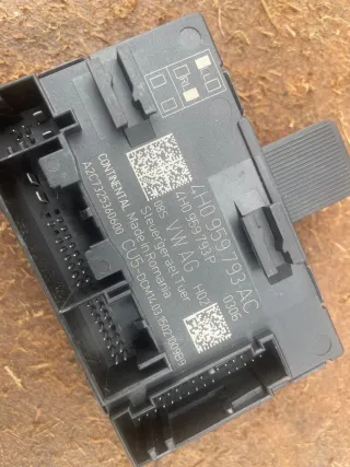 4H0959793AC,4H0959793P Блок управления двери передней левой Porsche Macan Арт 2977VD, вид 2