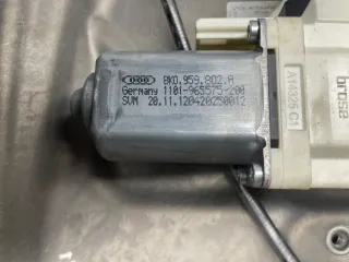 8K0959802A,3T0837462A Стеклоподъемник электрический передний правый Skoda Superb 2 Арт 97000781, вид 2