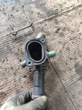  Фланец (тройник) системы охлаждения Volkswagen Golf 4 Арт 97003637, вид 3
